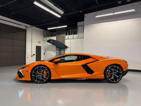 Used 2025 Lamborghini Revuelto AWD/4WD image 4
