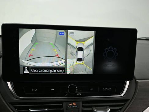 Used 2023 Nissan Altima 2.5 SL FWD image 16