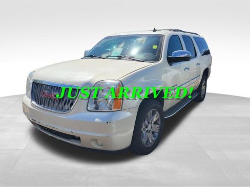 Used 2008 GMC Yukon XL SLT AWD/4WD image 3