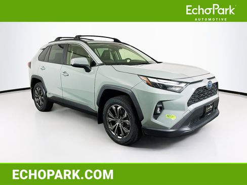 Used 2022 Toyota RAV4 XLE Premium image 1