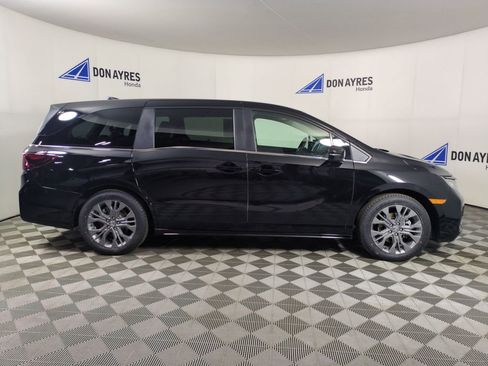Certified 2025 Honda Odyssey Touring image 10