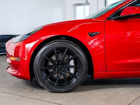 Used 2023 Tesla Model 3 Standard Range image 9