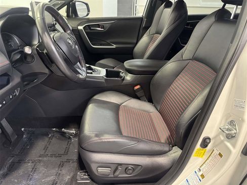 Used 2022 Toyota RAV4 XSE w/ Weather Package image 16