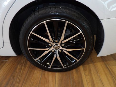 Used 2024 Toyota Camry SE image 9