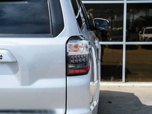 Used 2022 Toyota 4Runner TRD Sport AWD/4WD image 12