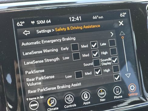 Used 2022 Jeep Grand Cherokee Laredo X AWD/4WD image 34