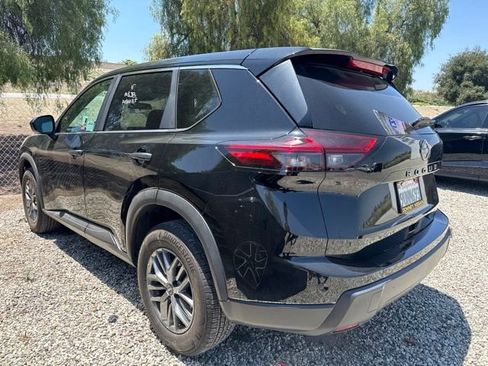 Used 2025 Nissan Rogue S FWD image 2