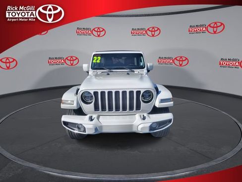 Used 2022 Jeep Wrangler Unlimited Sahara AWD/4WD image 3