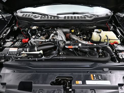 Used 2024 Ford F450 Platinum w/ FX4 Off-Road Package image 8