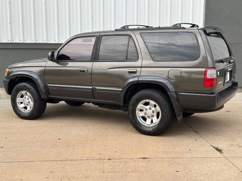 Used 1997 Toyota 4Runner Limited image 11