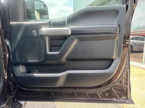 Used 2018 Ford F150 XLT w/ Equipment Group 302A Luxury AWD/4WD image 26