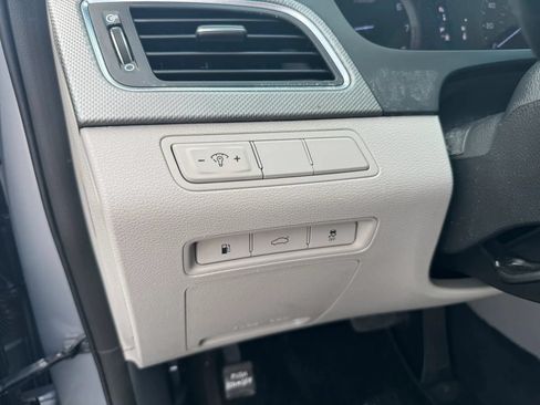Used 2016 Hyundai Sonata SE FWD image 11