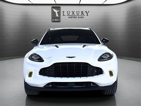 Used 2021 Aston Martin DBX image 2