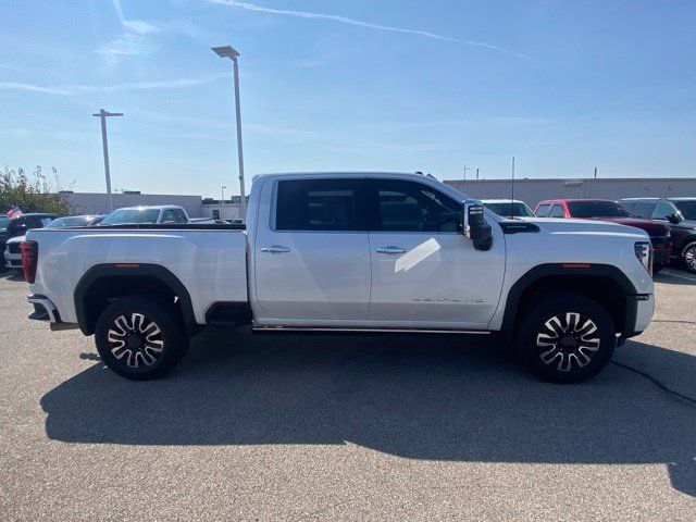Used 2025 GMC Sierra 2500 Denali Ultimate AWD/4WD image 4