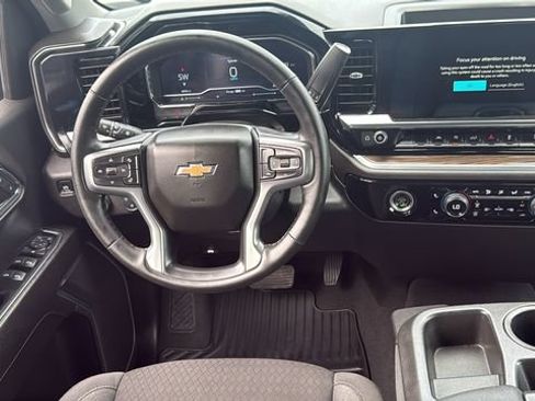 Used 2024 Chevrolet Silverado 1500 LT AWD/4WD image 27