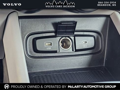 Used 2024 Hyundai Venue SEL image 21