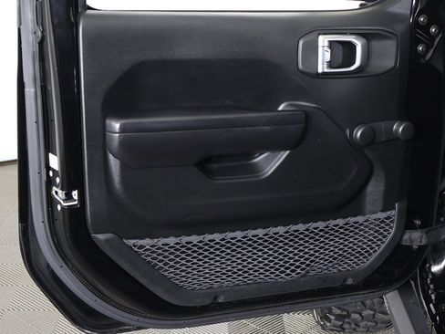 Used 2021 Jeep Wrangler Unlimited Sport image 19