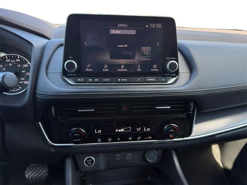 Used 2022 Nissan Rogue SV image 11