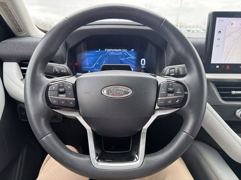 Certified 2025 Ford Explorer Platinum w/ LUX Leather Package image 50