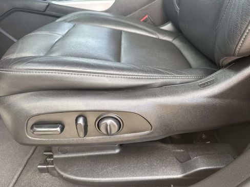 Used 2019 Chevrolet Blazer LT image 16