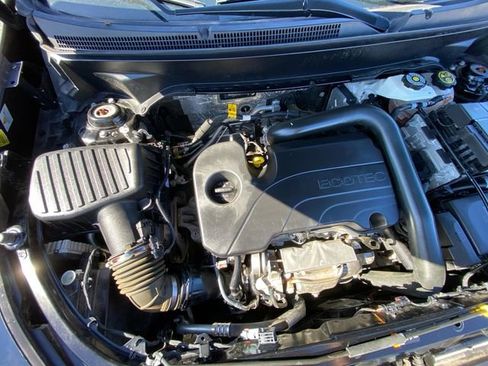 Used 2023 Chevrolet Equinox LT image 28