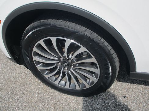 Used 2023 Lincoln Aviator Reserve w/ Elements Package Plus AWD/4WD image 28