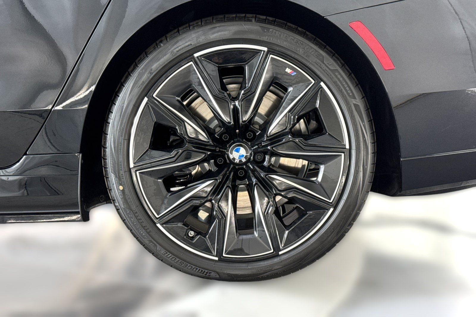 Used 2026 BMW i7 eDrive50 w/ M Sport Package RWD image 13
