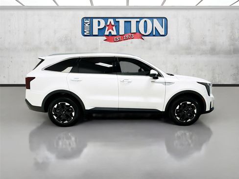 Used 2025 Kia Sorento S w/ Panoramic Sunroof Package AWD/4WD image 8