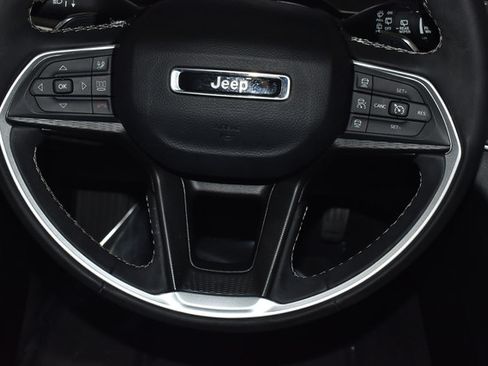 Used 2024 Jeep Grand Cherokee Altitude AWD/4WD image 20