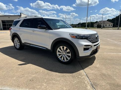 Used 2020 Ford Explorer Limited RWD image 2