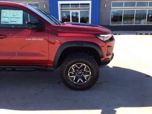 New 2026 Chevrolet Colorado ZR2 w/ Technology Package AWD/4WD image 19