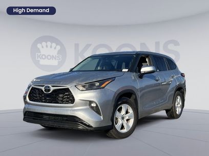 Used 2023 Toyota Highlander LE