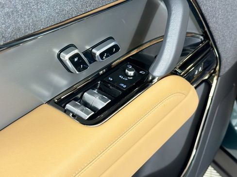 Certified 2023 Land Rover Range Rover Sport SE AWD/4WD image 18