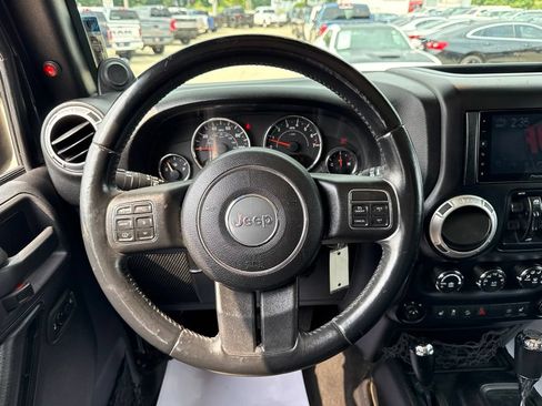 Used 2014 Jeep Wrangler Unlimited Rubicon w/ Connectivity Group AWD/4WD image 23