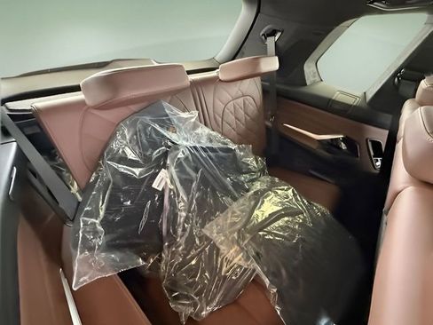 Used 2026 BMW X7 xDrive40i w/ M Sport Package image 25