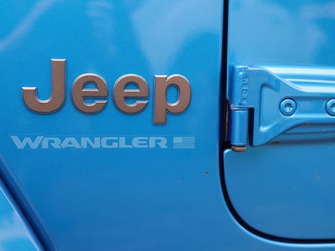 Used 2023 Jeep Wrangler Unlimited Rubicon 4xe w/ Steel Bumper Group AWD/4WD image 33