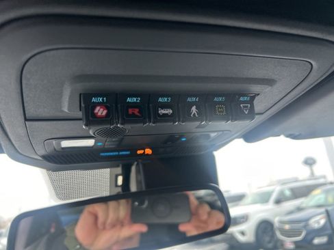 Used 2023 Ford Bronco Wildtrak image 7