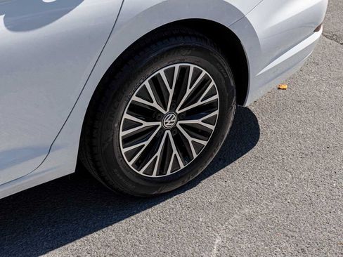 Used 2020 Volkswagen Jetta SE w/ SE Cold Weather Package FWD image 8