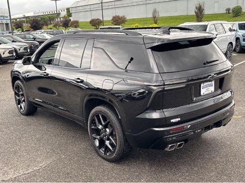 Used 2024 Chevrolet Traverse RS w/ LPO, Floor Liner Package AWD/4WD image 14