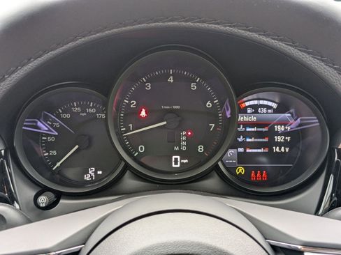 Certified 2025 Porsche Macan image 16