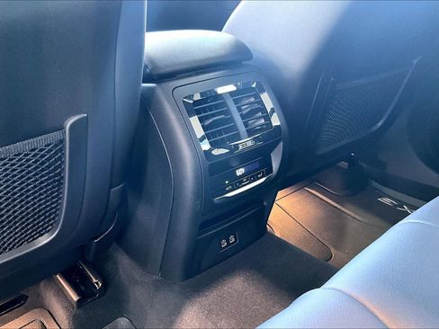 Used 2024 BMW X3 xDrive30i w/ M Sport Package AWD/4WD image 33