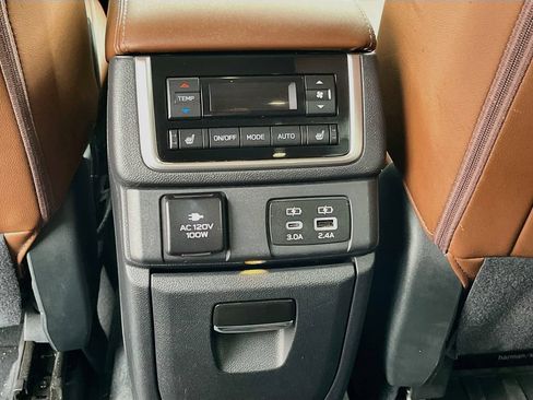 Used 2025 Subaru Ascent Touring w/ Popular Package #1 AWD/4WD image 27