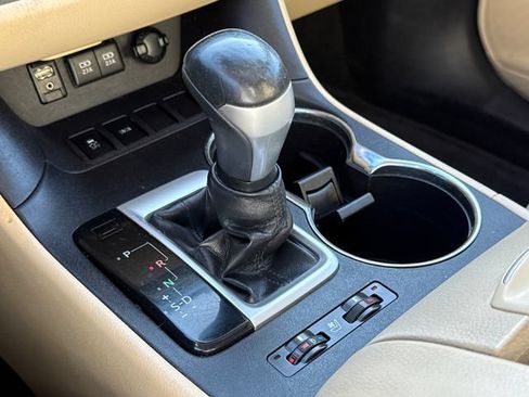 Used 2017 Toyota Highlander Limited FWD image 28