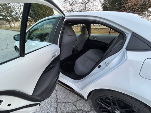 Used 2022 Toyota Corolla SE w/ Carpet Mat Package (TMS) image 12