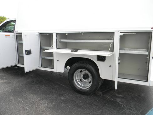 Used 2022 Ford F350 XL w/ Power Equipment Group RWD image 13