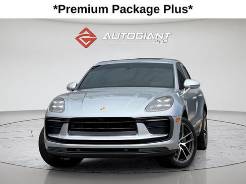 Used 2022 Porsche Macan AWD/4WD image 1