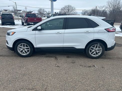 Used 2023 Ford Edge SEL w/ Convenience Package image 4