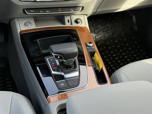 Used 2023 Audi Q5 2.0T Premium Plus w/ Premium Plus Package image 32