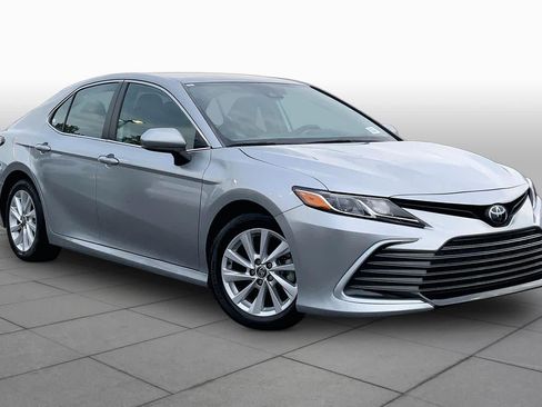 Used 2024 Toyota Camry LE FWD image 3
