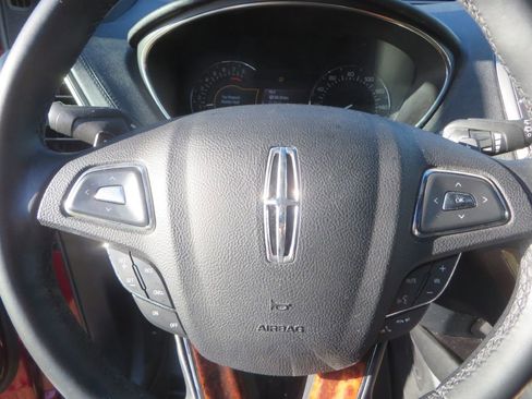 Used 2016 Lincoln MKX Select image 12